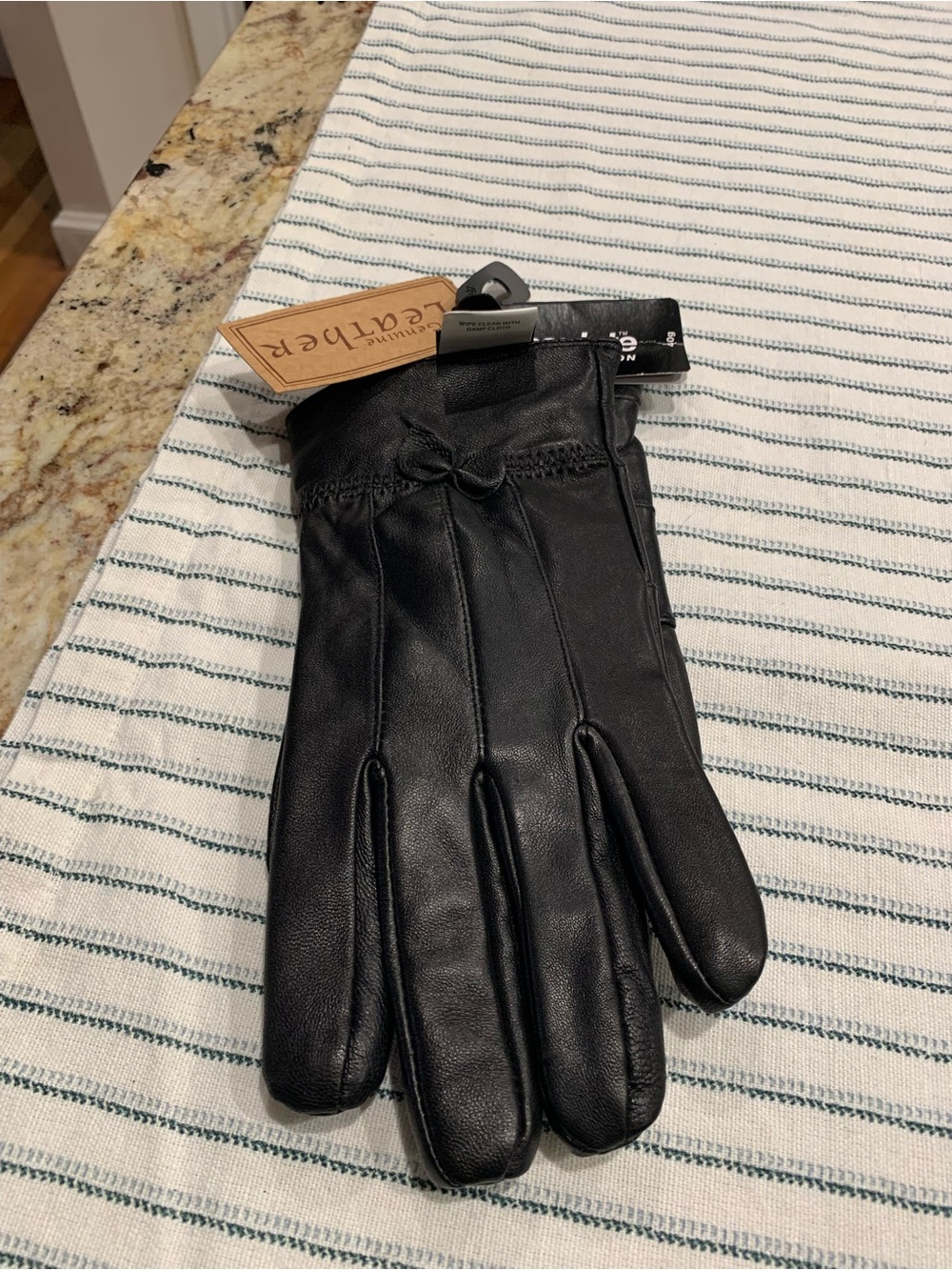 3M Thinsulate Black Leather Women's Gloves with Bow Detail